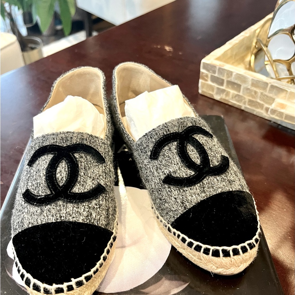 Chanel Espadrilles in wool and velvet